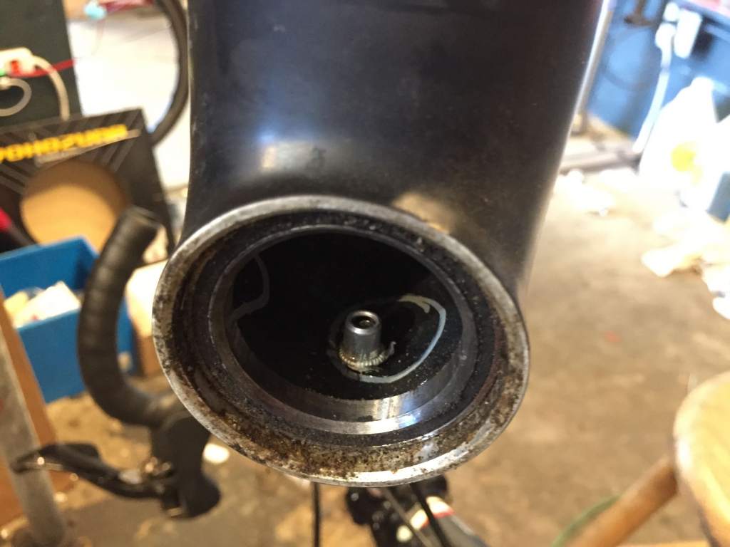 Mark V & Rivnuts Repairing water bottle bosses on carbon bikes Bike